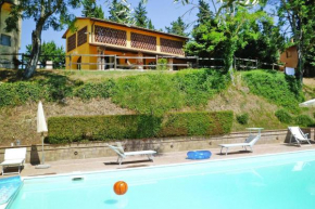 Apartment in Volterra with communal terrace